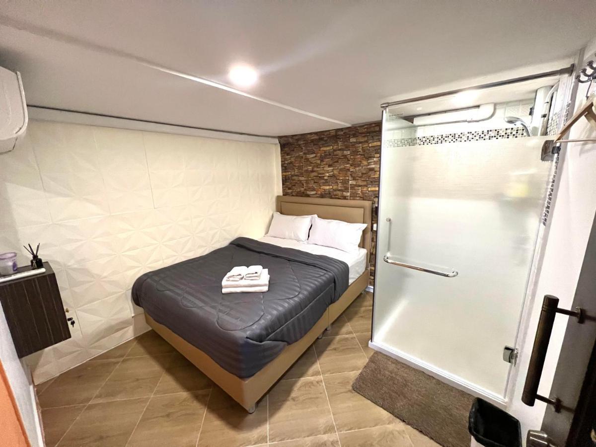 Хостел Great House 99 Бангкок Экстерьер фото